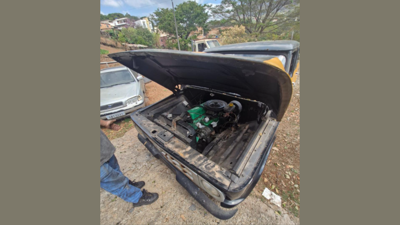 Trabalho de mecânica no veículo